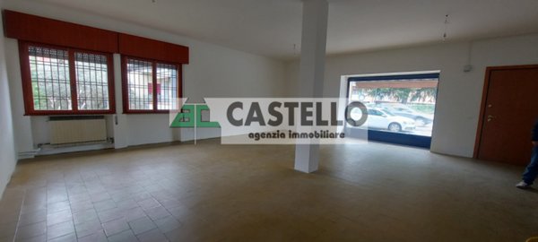 negozio in vendita a Cadoneghe in zona Mejaniga