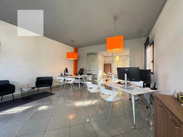 negozio in vendita a Cadoneghe in zona Mejaniga