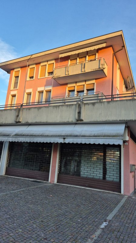 negozio in vendita a Cadoneghe in zona Bragni