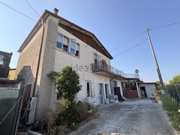 casa indipendente in vendita a Cadoneghe in zona Mejaniga