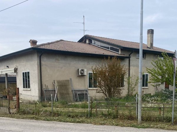 casa indipendente in vendita a Cadoneghe in zona Mejaniga