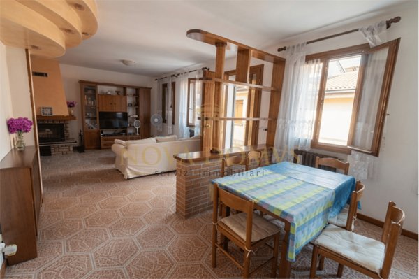 casa indipendente in vendita a Cadoneghe in zona Bragni