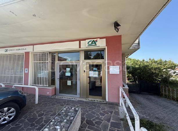 negozio in vendita a Cadoneghe in zona Mejaniga