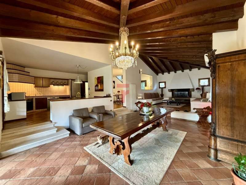 casa indipendente in vendita a Cadoneghe in zona Bragni