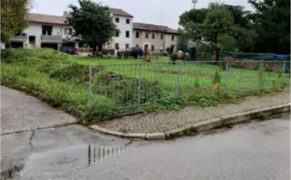 terreno edificabile in vendita a Campodarsego in zona Bronzola