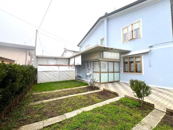 casa indipendente in vendita a Campodarsego in zona Reschigliano