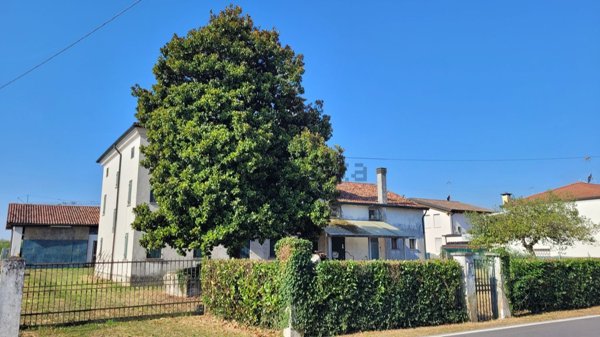 casa indipendente in vendita a Campodarsego in zona Bronzola