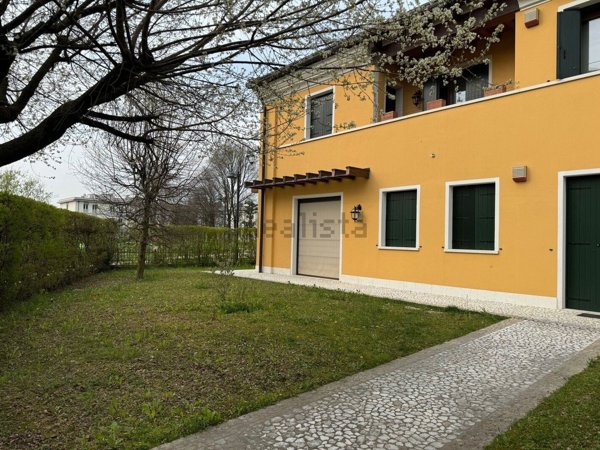 appartamento in vendita a Campodarsego in zona Bronzola