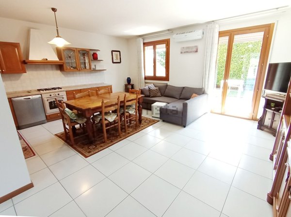 casa indipendente in vendita a Campodarsego in zona Bronzola
