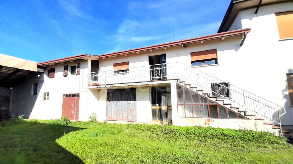 casa indipendente in vendita a Campodoro in zona Bevadoro