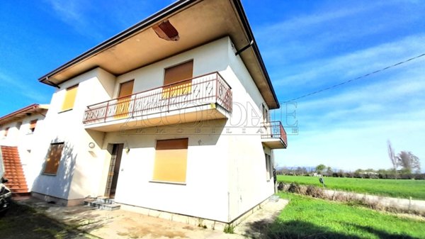 casa indipendente in vendita a Campodoro in zona Bevadoro