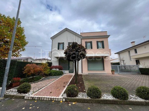 casa indipendente in vendita a Campodoro