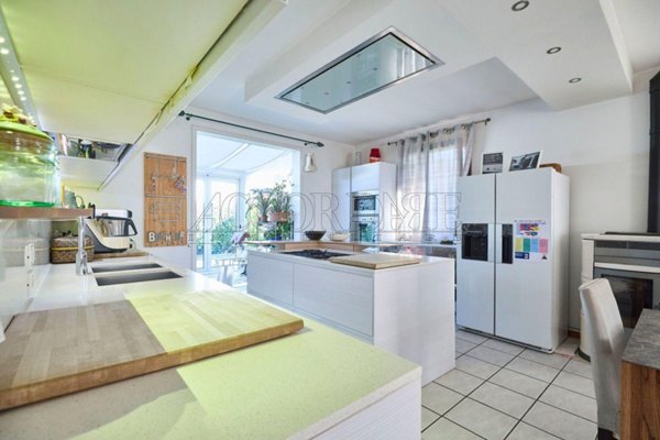 casa indipendente in vendita a Campodoro in zona Bevadoro