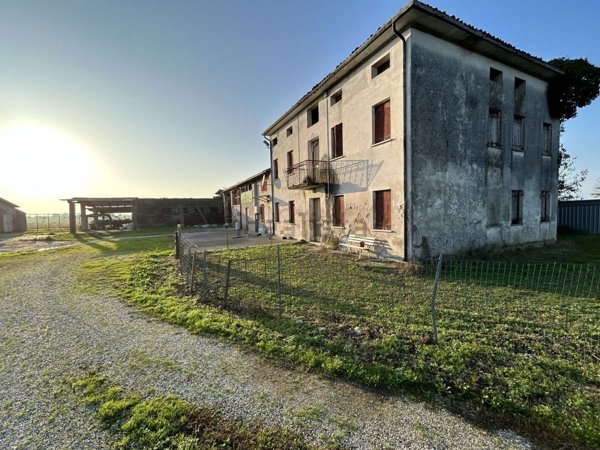 casa indipendente in vendita a Campodoro