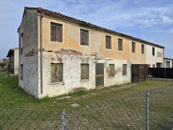 casa indipendente in vendita a Campodoro in zona Bevadoro