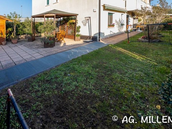 appartamento in vendita a Campodoro in zona Bevadoro