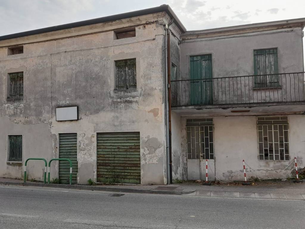 negozio in vendita a Campodoro