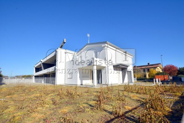 casa indipendente in vendita a Campodoro in zona Bevadoro