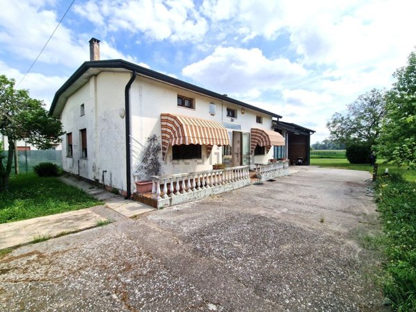casa indipendente in vendita a Campodoro