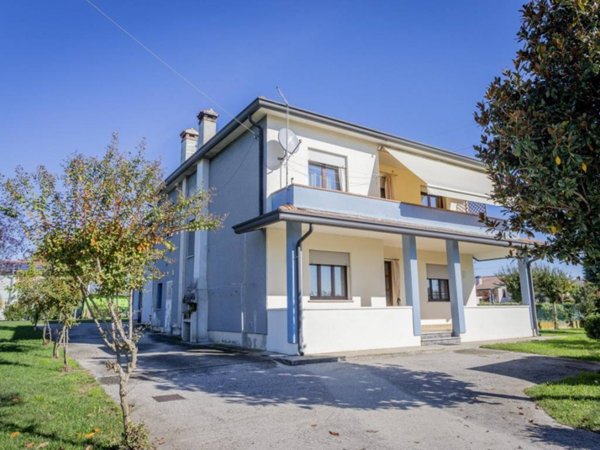 casa indipendente in vendita a Camposampiero in zona Rustega