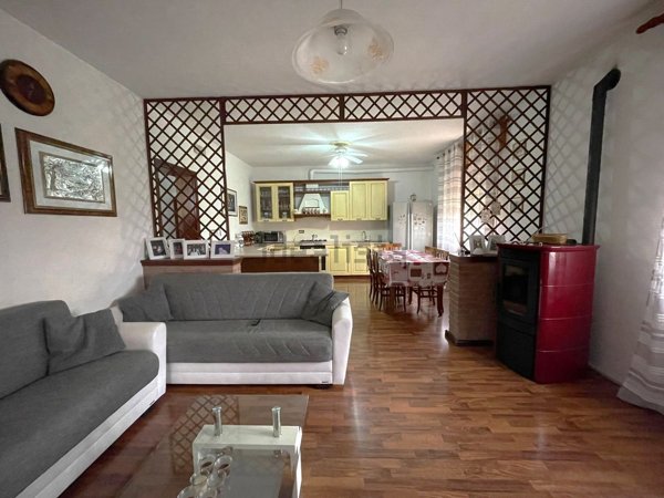 casa indipendente in vendita a Camposampiero in zona Rustega
