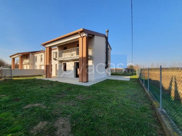 casa indipendente in vendita a Camposampiero in zona Rustega