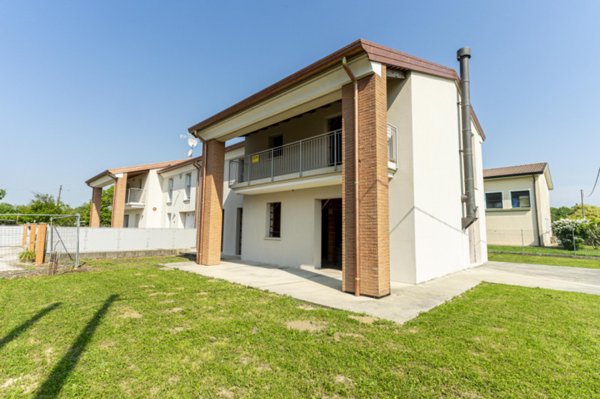 casa indipendente in vendita a Camposampiero in zona Rustega