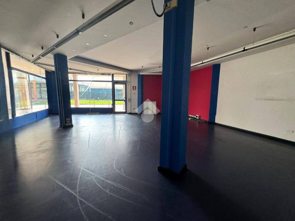 negozio in vendita a Camposampiero