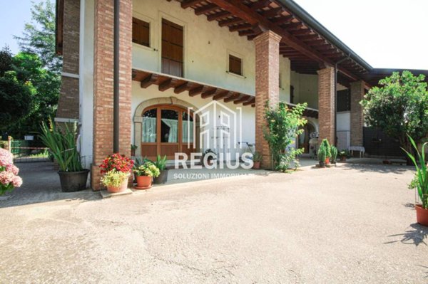 casa indipendente in vendita a Camposampiero