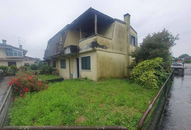 casa indipendente in vendita a Camposampiero