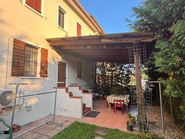 casa indipendente in vendita a Camposampiero in zona Rustega