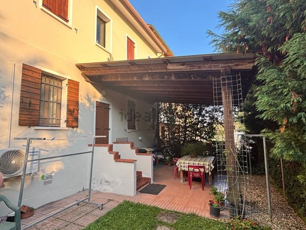 casa indipendente in vendita a Camposampiero in zona Rustega