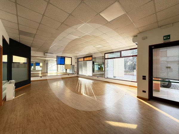 negozio in vendita a Camposampiero