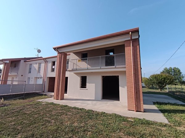 casa indipendente in vendita a Camposampiero in zona Rustega