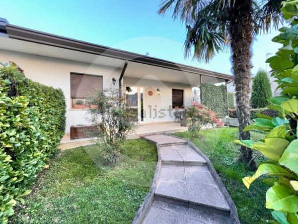 casa indipendente in vendita a Camposampiero