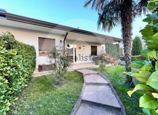 casa indipendente in vendita a Camposampiero