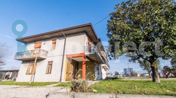 casa indipendente in vendita a Camposampiero