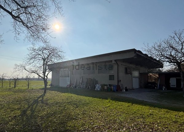 capannone in vendita a Camposampiero