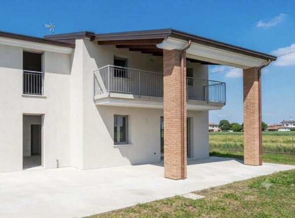 casa indipendente in vendita a Camposampiero in zona Rustega