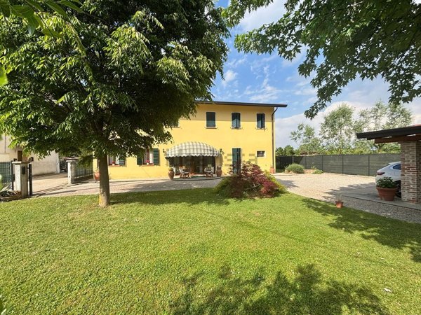 casa indipendente in vendita a Camposampiero