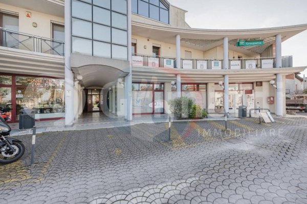 negozio in vendita a Camposampiero in zona Rustega