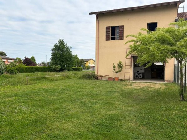 locale commerciale in vendita a Camposampiero