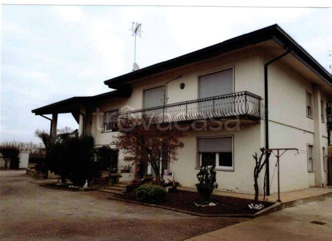 casa indipendente in vendita a Camposampiero in zona Rustega