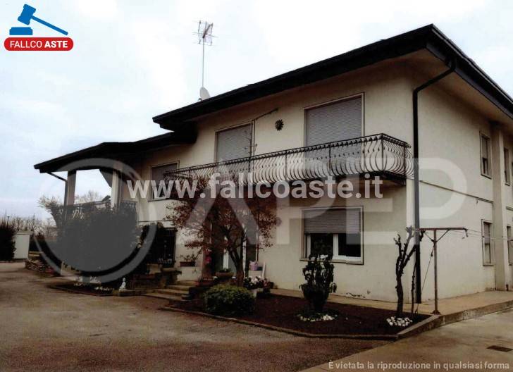 appartamento in vendita a Camposampiero in zona Rustega