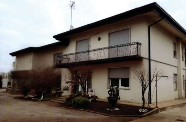 casa indipendente in vendita a Camposampiero in zona Rustega