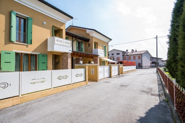 casa indipendente in vendita a Campo San Martino in zona Busiago