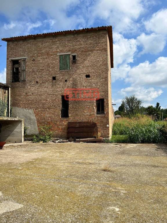 locale commerciale in vendita a Campo San Martino