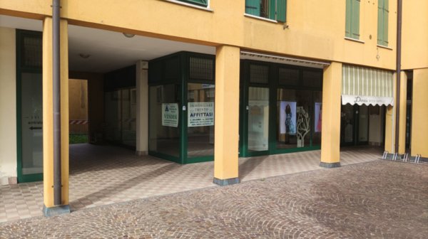 negozio in vendita a Campo San Martino in zona Marsango