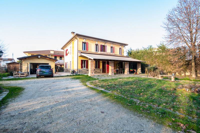 casa indipendente in vendita a Campo San Martino