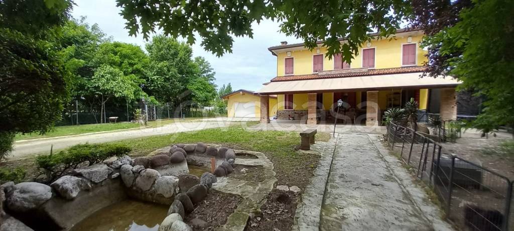 casa indipendente in vendita a Campo San Martino
